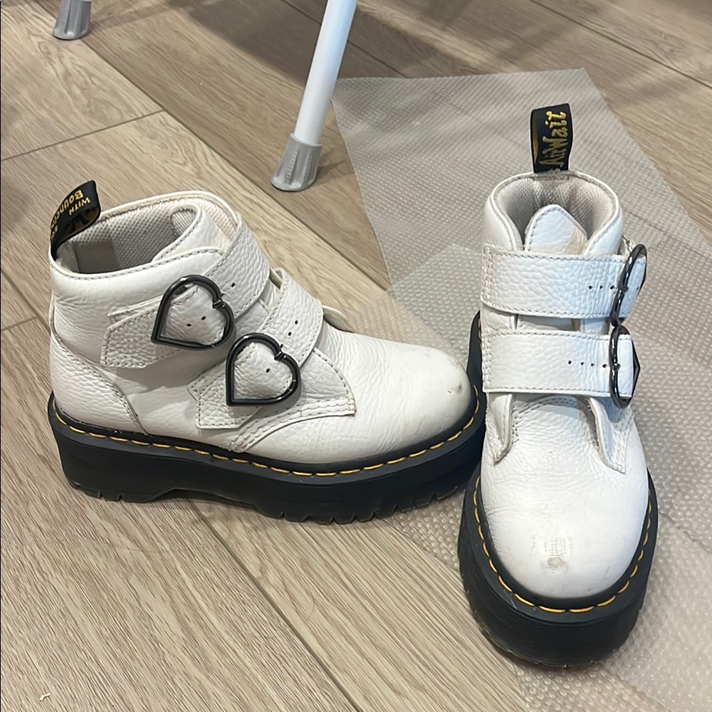 Rare Dr. Martens Air Wave.